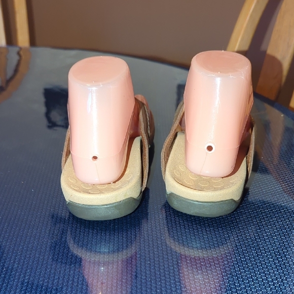 Vionic Weather Resistant Sandals - Brown - Picture 4 of 7